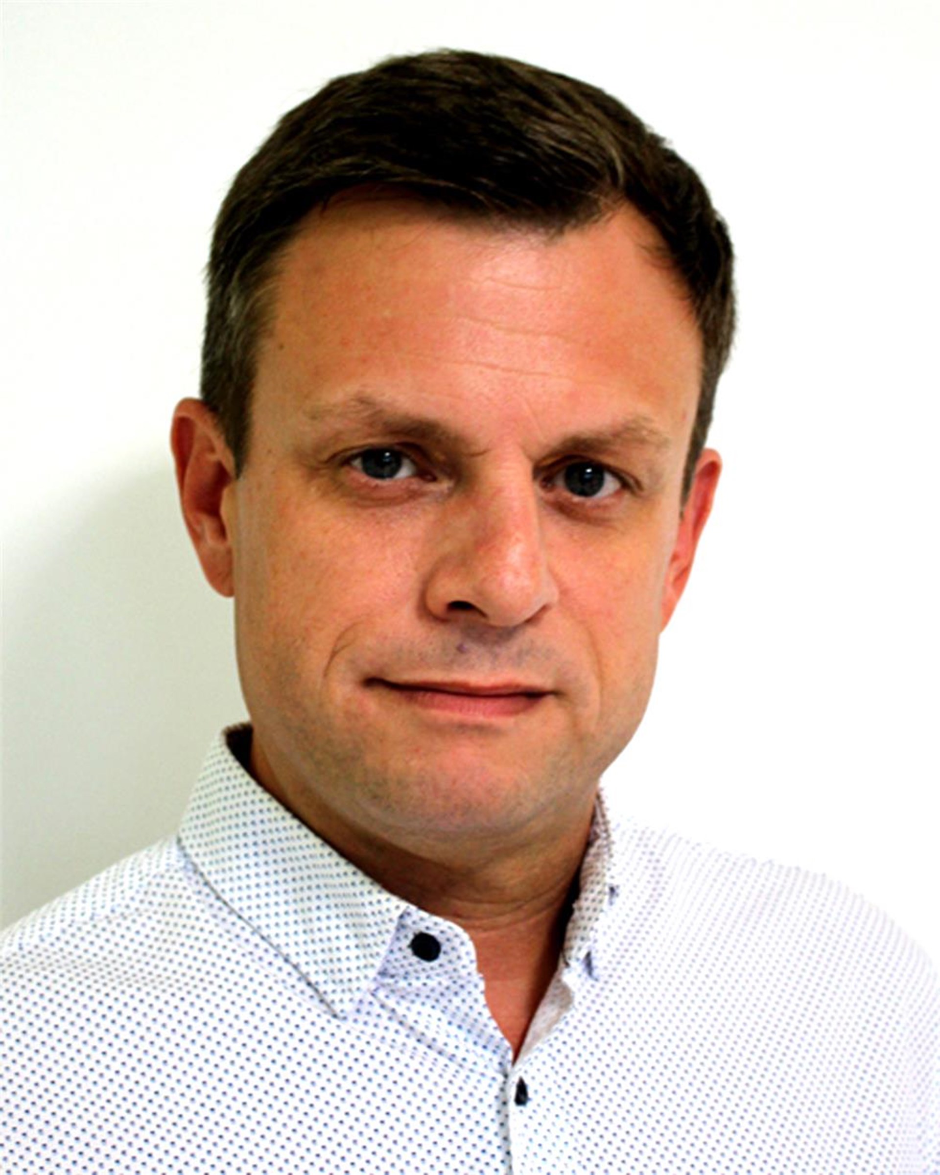 Portraitfoto Daniel Bröer