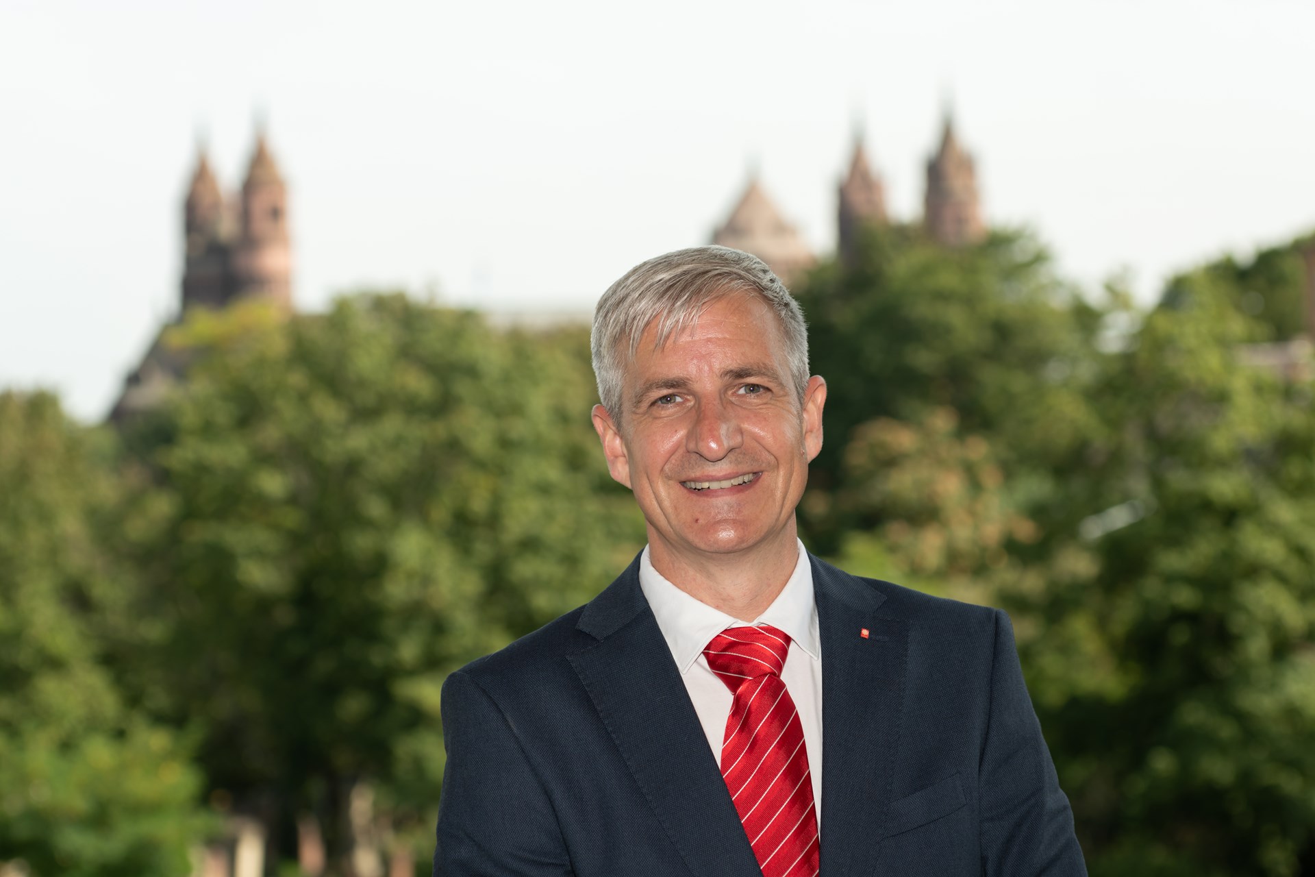 Portraitfoto Caritasdirektor Lars Diemer